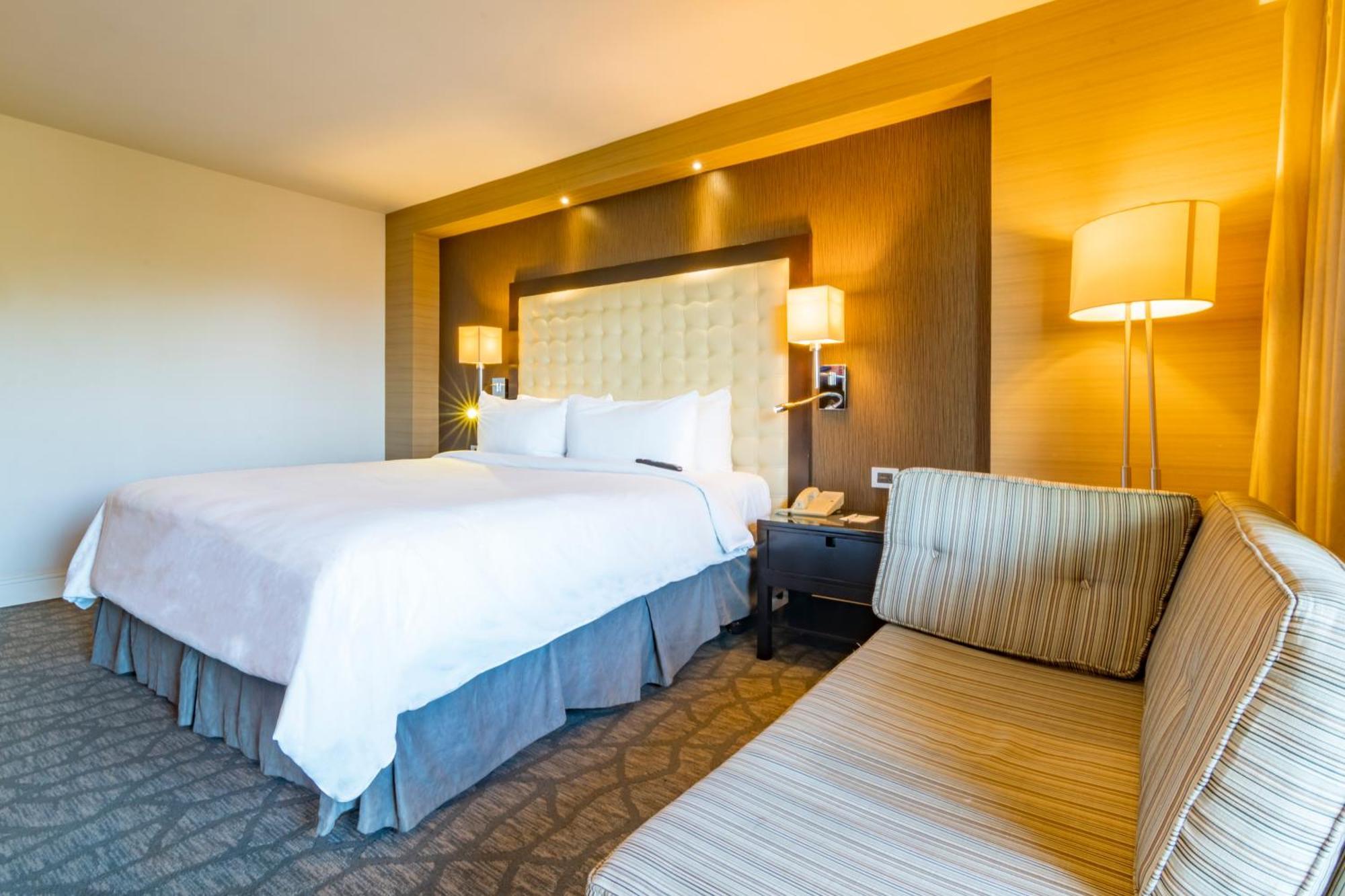 Deluxe King Room,1636744463:JPEG